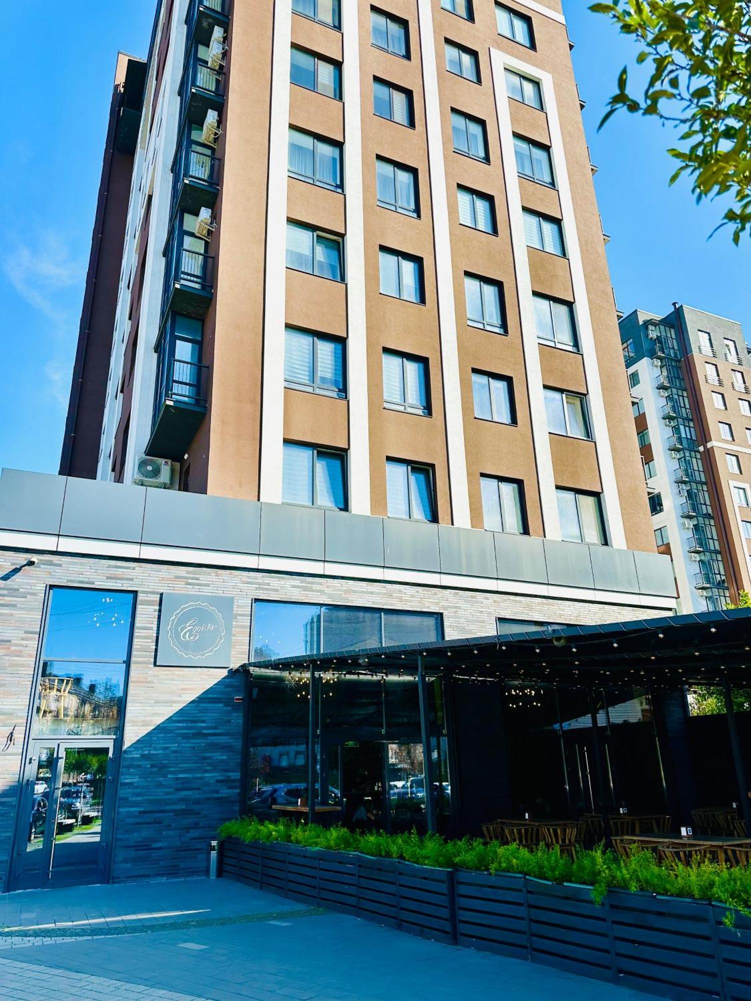 Comfortable Apartments With A Coffee Machine In The City Centre, Zlata Plaza Rivne Exteriör bild