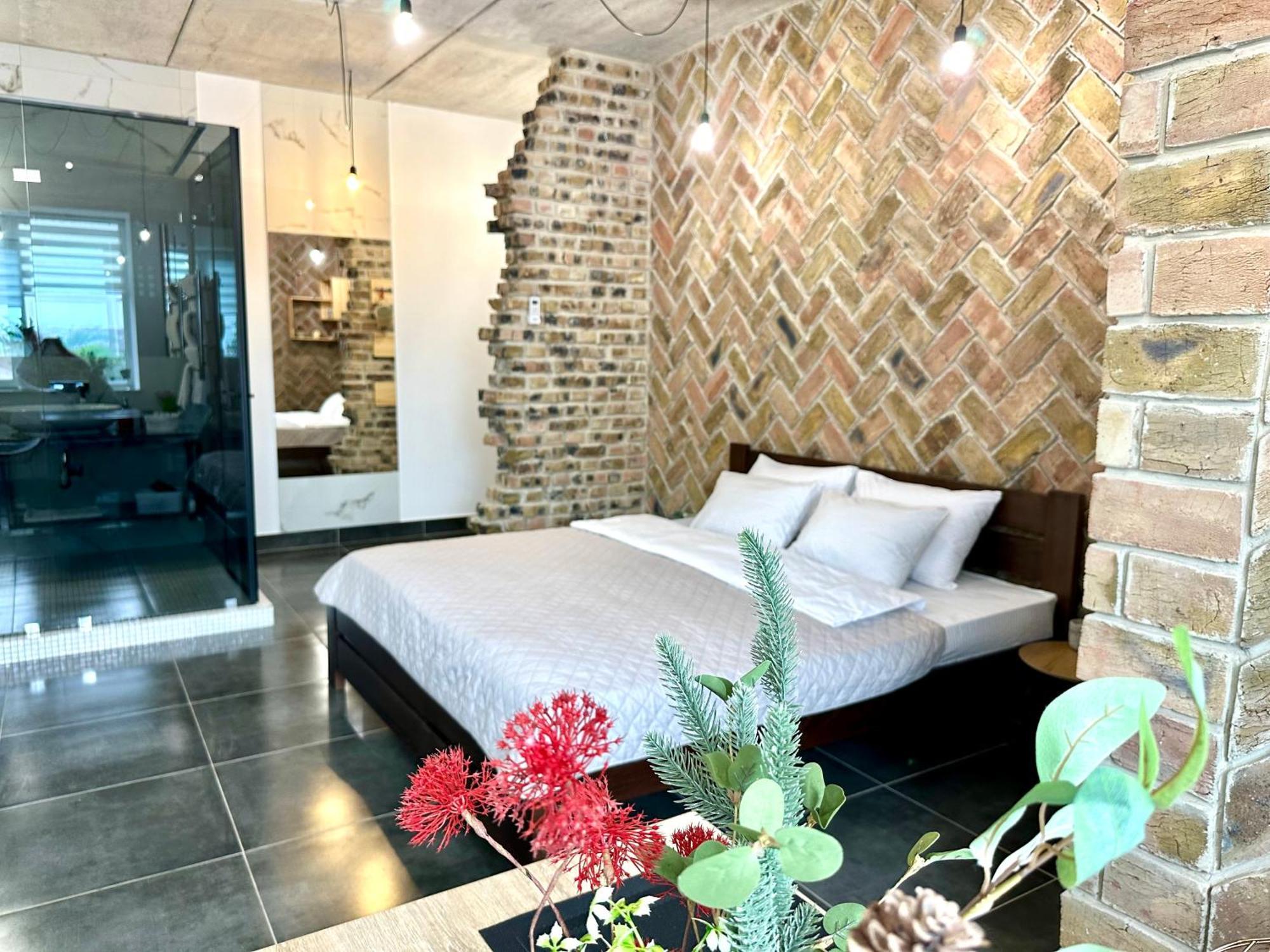 Comfortable Apartments With A Coffee Machine In The City Centre, Zlata Plaza Rivne Exteriör bild