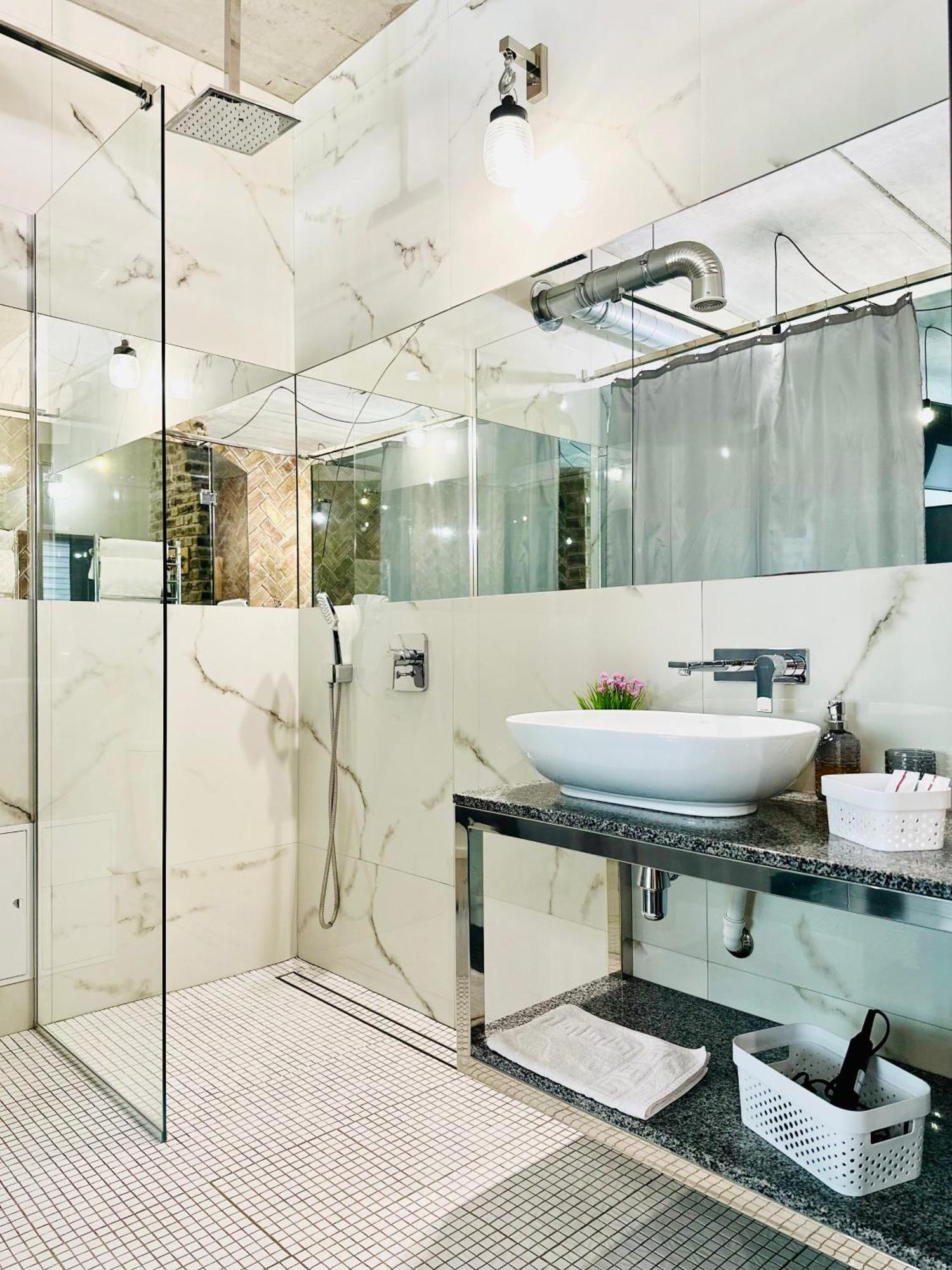 Comfortable Apartments With A Coffee Machine In The City Centre, Zlata Plaza Rivne Exteriör bild